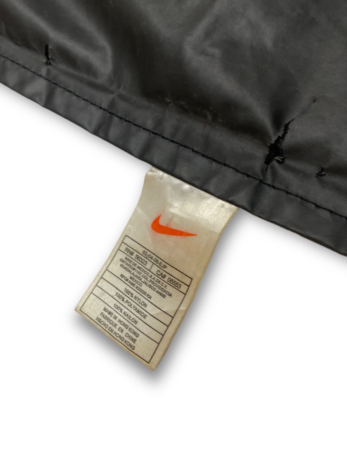 Nike ACG Vintage NIKE ACG Black Nylon Shell Big Logo Bag M Size ONE SIZE - 7 Thumbnail