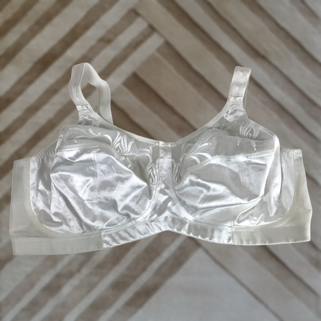 Vintage Elomi Cate Bra 44F White Floral Embroidery Full Coverage Underwire Size ONE SIZE - 1 Thumbnail