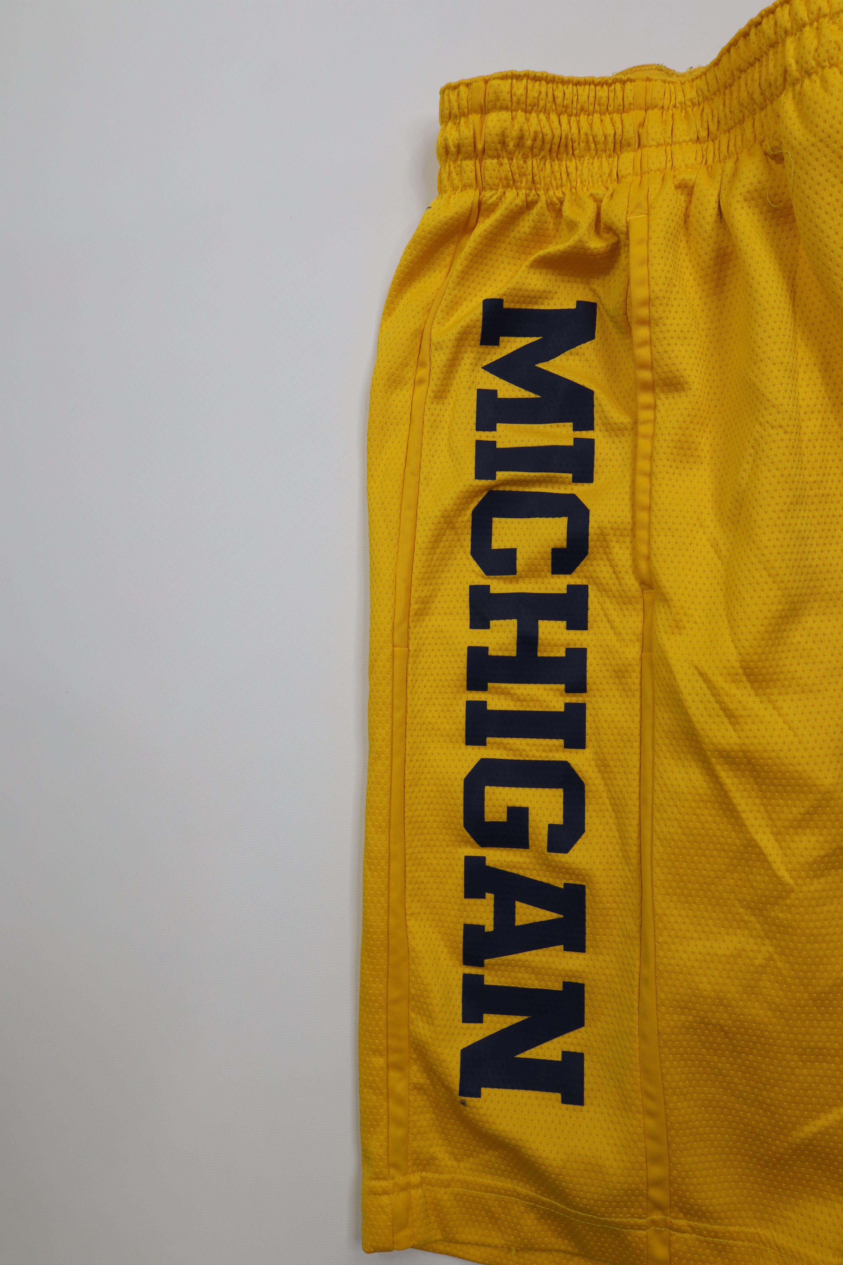Nike Nike Air Jordan University of Michigan Basketball Shorts Size US 36 / EU 52 - 7 Thumbnail