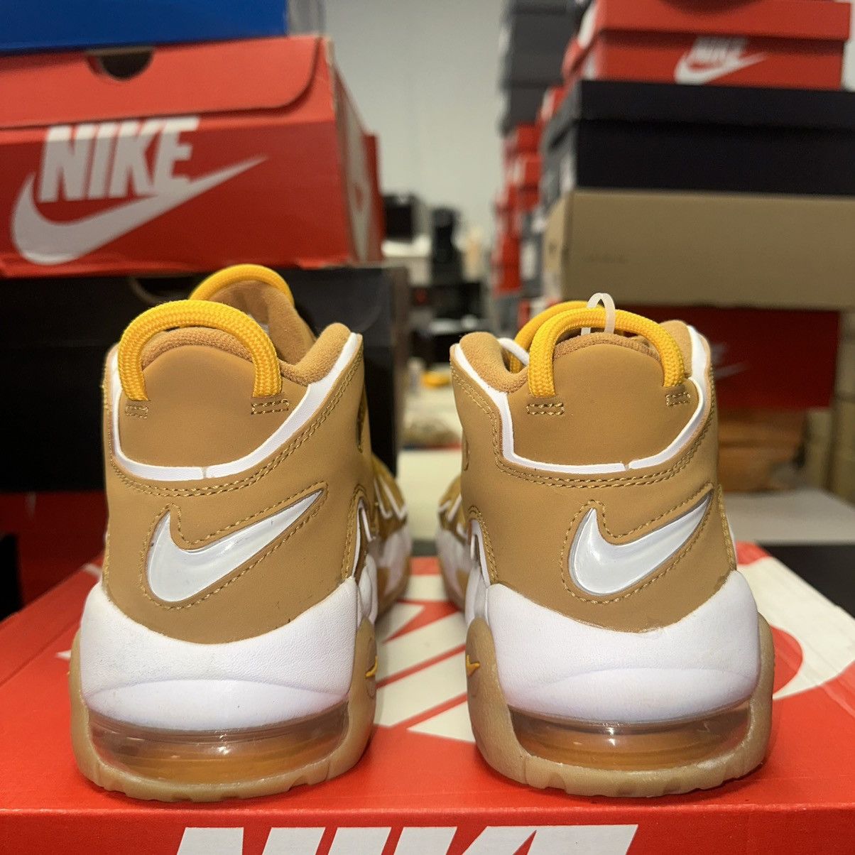 Nike Size 6Y (7.5W) - Nike Air More Uptempo (GS) DQ4713-700 Size US 7.5 / IT 37.5 - 4 Thumbnail