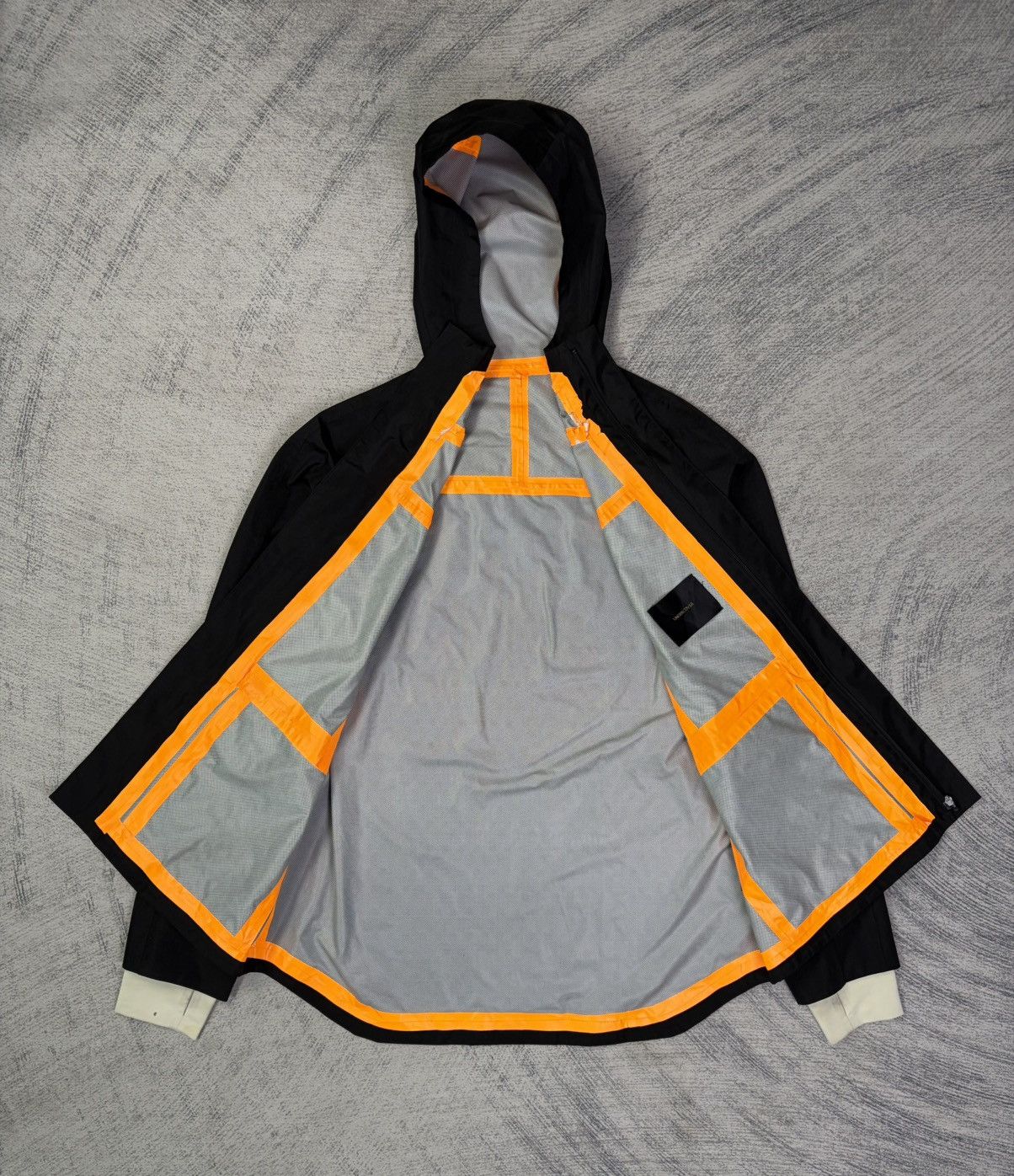 Undercover Undercover ‘Waiting For The Revolution’ Waterproof Jacket Size US M / EU 48-50 / 2 - 15 Thumbnail