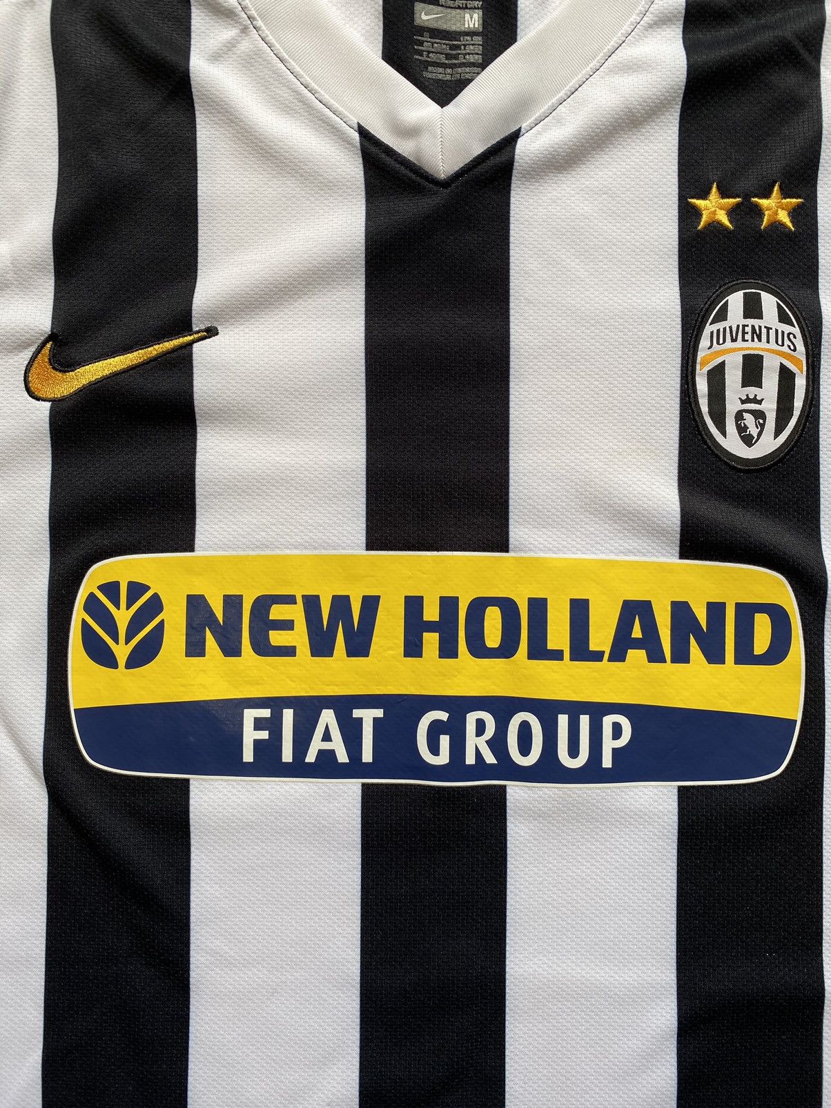 Nike JUVENTUS 2009 2010 HOME JERSEY NIKE 354296-010SIZE M Size US M / EU 48-50 / 2 - 3 Thumbnail