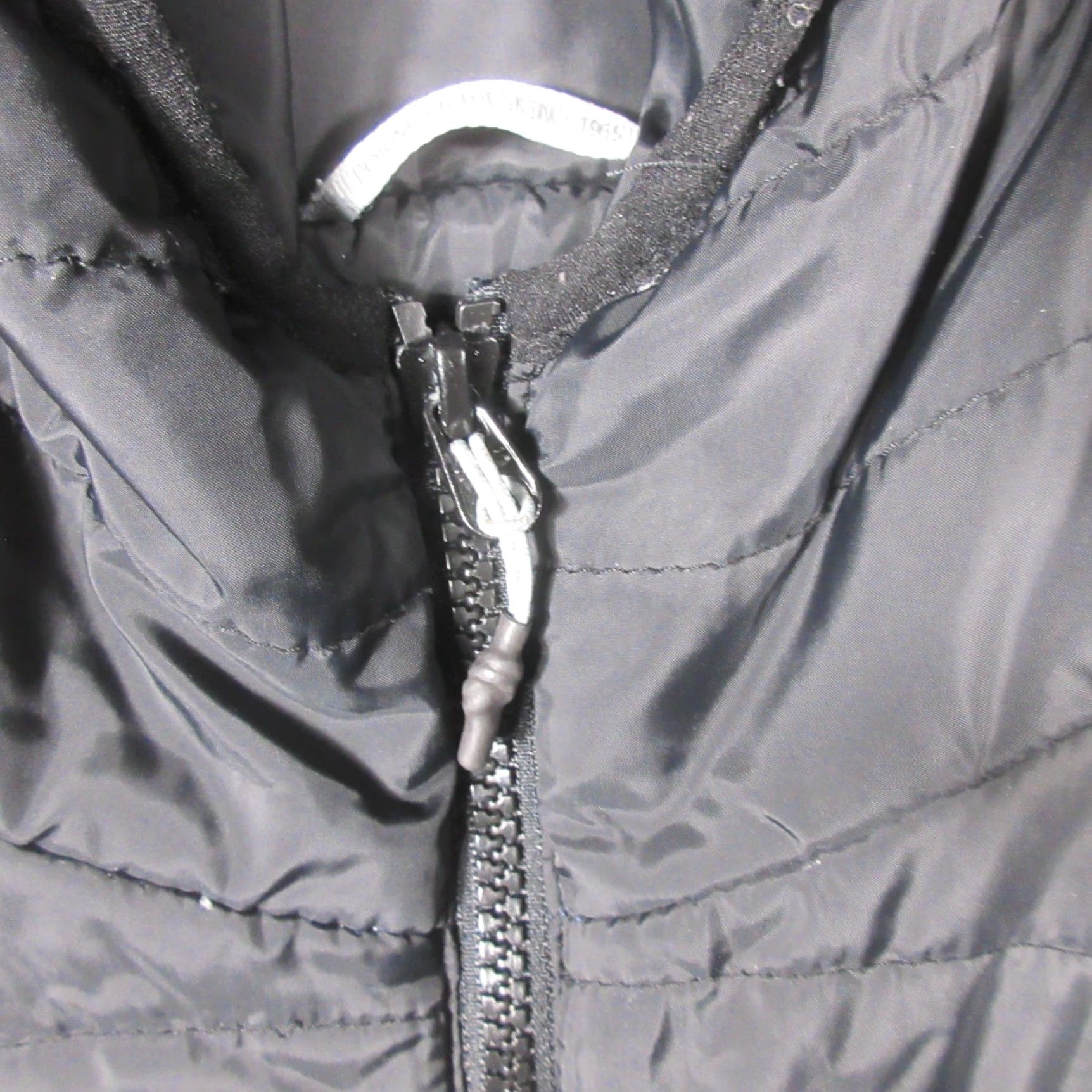 Vintage Craghoppers Compresslite Puffer Jacket Womens Large Black Hooded Packable Mid-Length Zip Full Zip Casual Travel Size L / US 10 / IT 46 - 7 Thumbnail