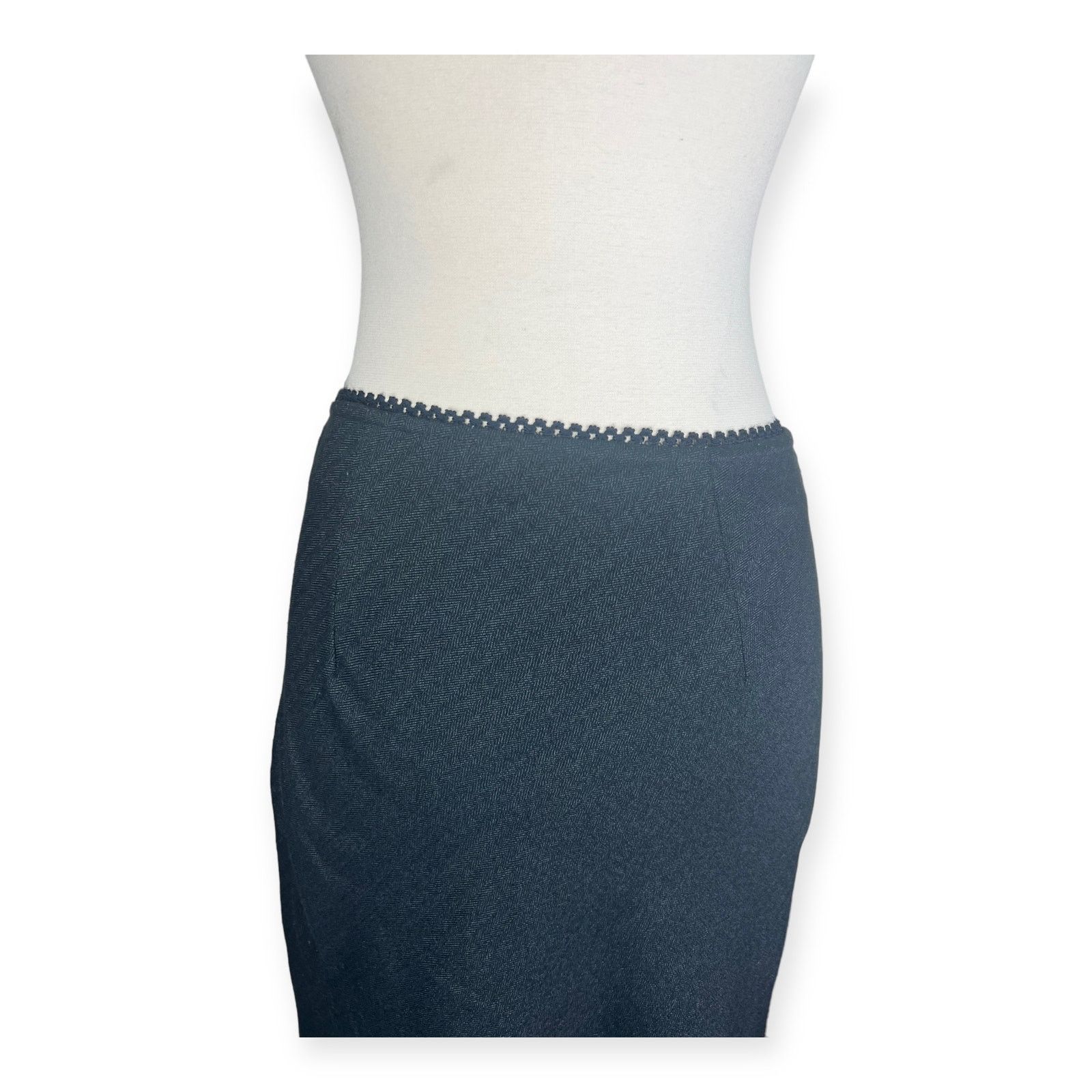 XOXO XOXO Vintage Y2K Knee-Length Black Twill Skirt Size 26" / US 2 / IT 38 - 5 Thumbnail