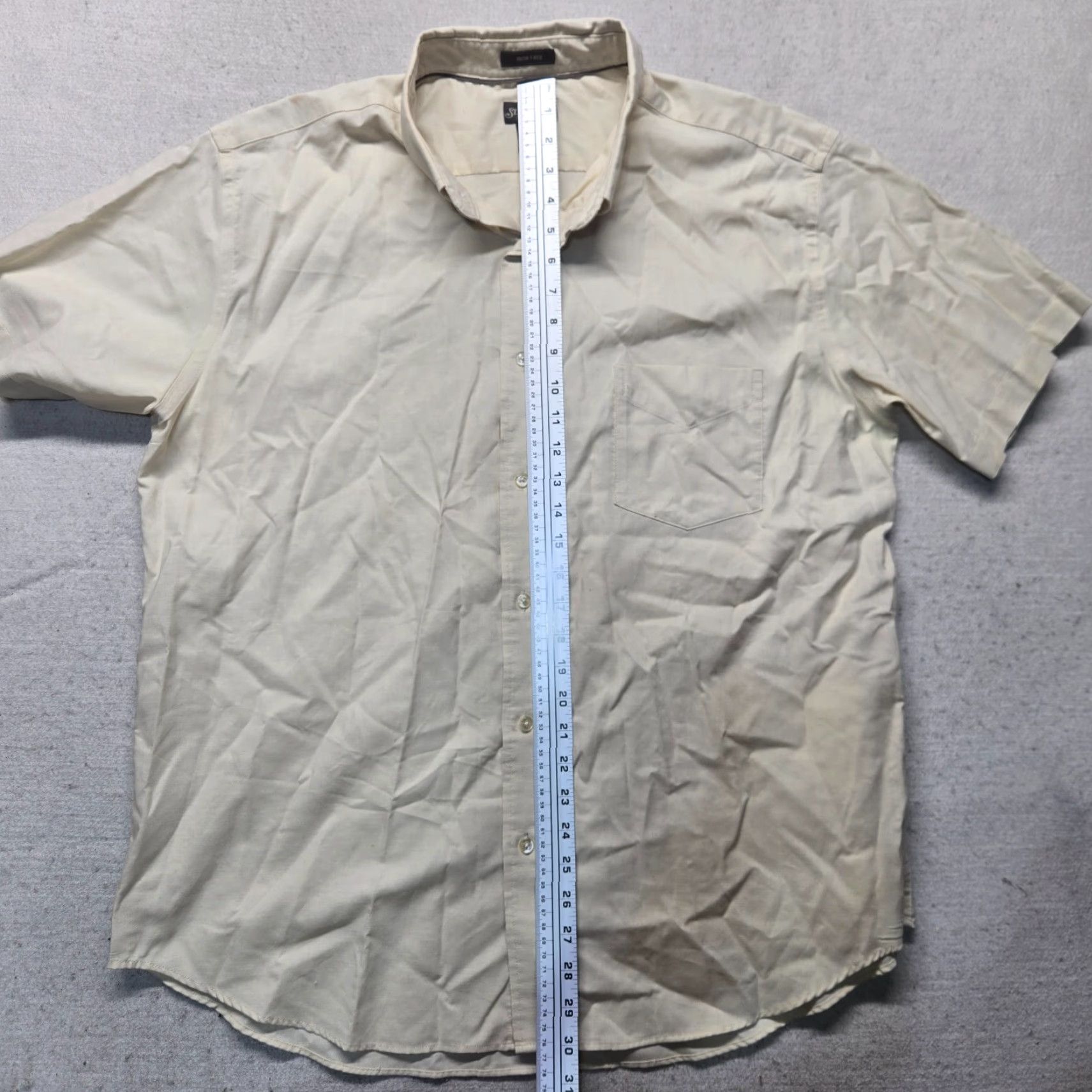 X-LARGE VINTAGE Authentic St. John's Bay Shirt Men XL Beige Solid Short Sleeve Button-Up Collared Up for Business Casual Travel Size US XL / EU 56 / 4 - 6 Thumbnail