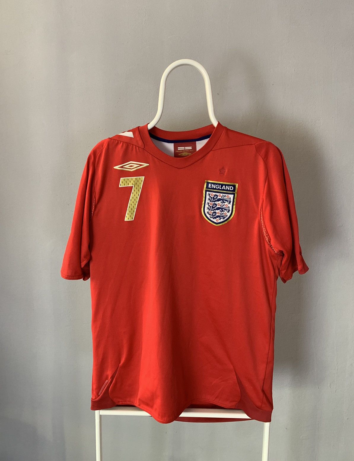 Umbro ENGLAND UMBRO 2006 WORLD CUP Soccer Jersey #7 Beckham Size US M / EU 48-50 / 2 - 1 Thumbnail