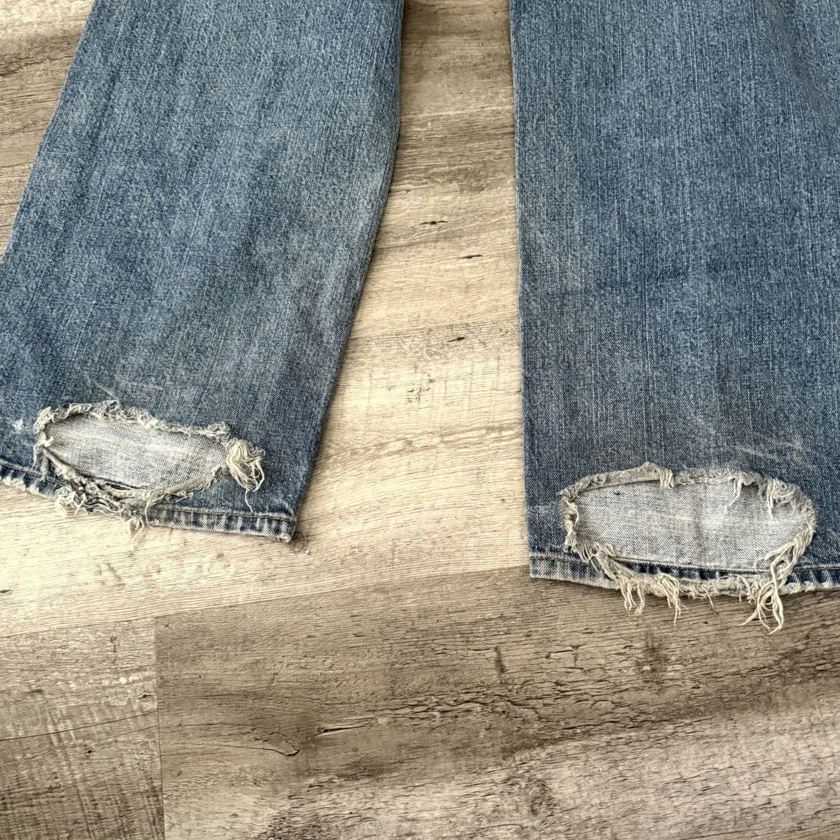 Lucky Brand VINTAGE Lucky Brand Jeans Dugarees USA Made 36x34 Mens Blue 5-Pocket Denim Distressed Relaxed Zipper Old School Y2K Grassroots Size US 36 / EU 52 - 6 Thumbnail