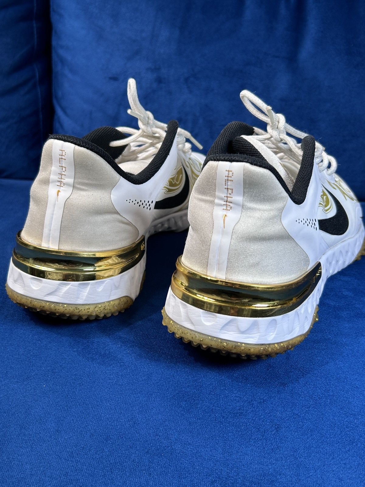 Nike Nike Alpha Huarache Elite 3 Turf Premium US 13 Size US 13 / EU 46 - 5 Thumbnail