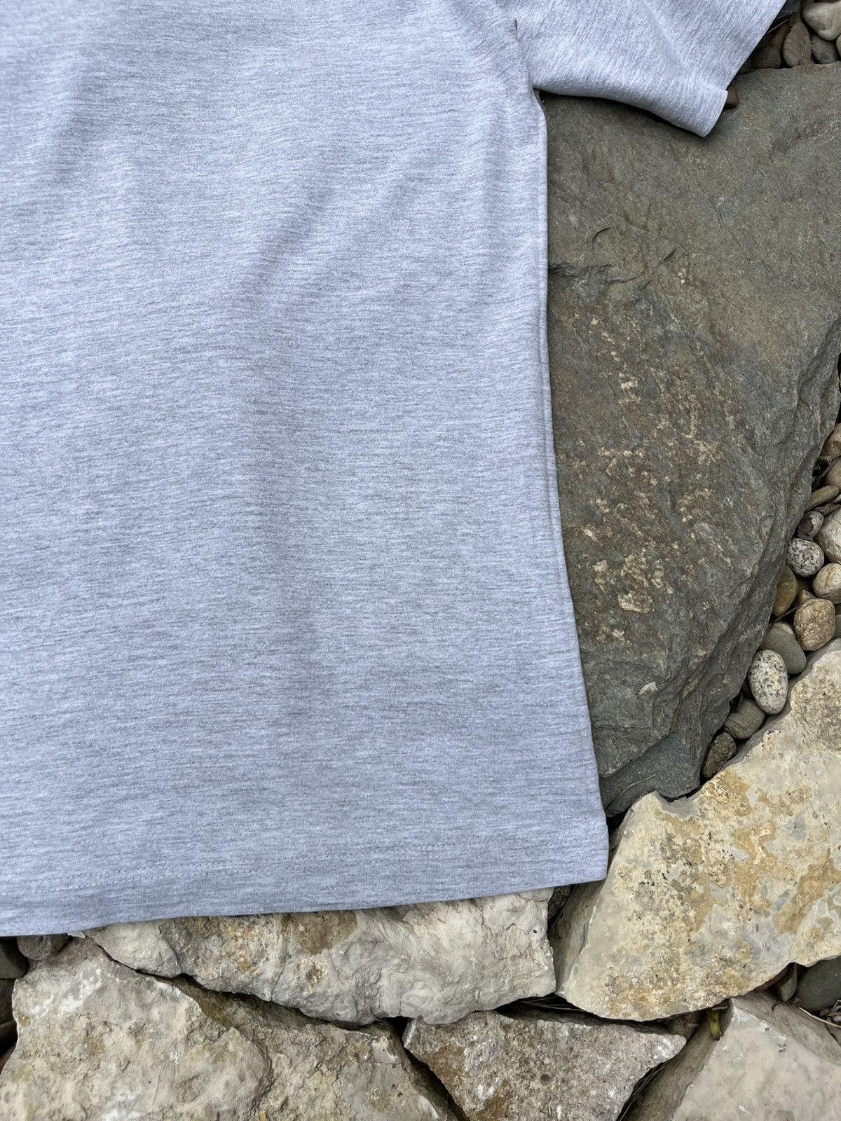 Nike × Vintage Rare Vintage Nike 90s y2k central swoosh t-shirt tee retro Size US L / EU 52-54 / 3 - 6 Thumbnail