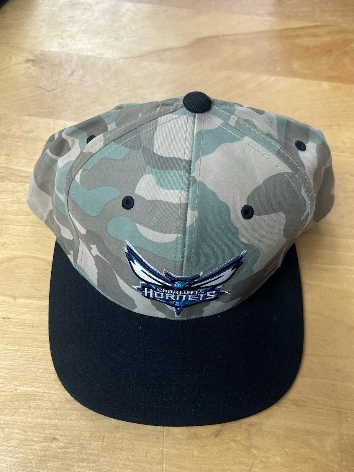 Mitchell & Ness Charlotte Hornets Mitchell And Ness Camo Hat Size ONE SIZE - 5 Thumbnail