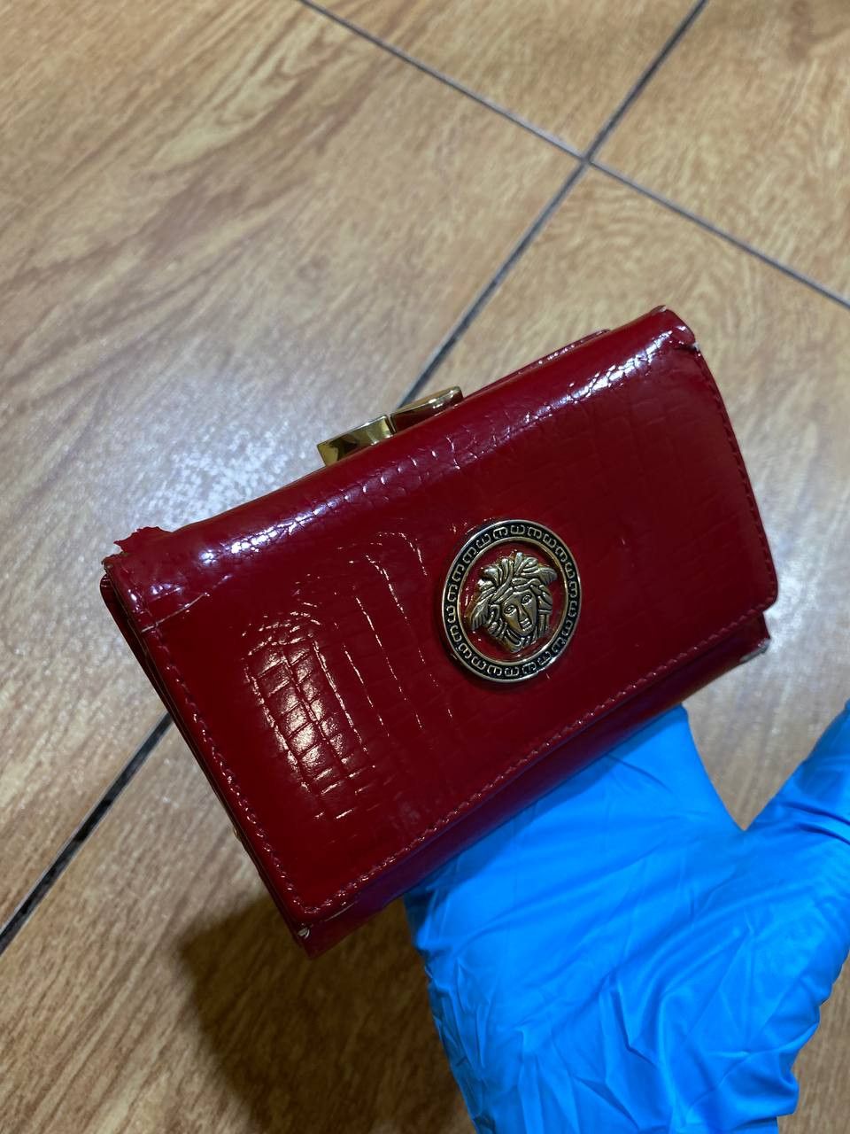 Versace Vintage luxury Versace Wallets logo red Y2K Size ONE SIZE - 18 Thumbnail