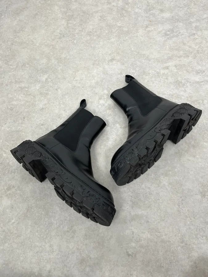 Louis Vuitton AW2022 Louis Vuitton Ornamented Sole Black Boots Size US 9 / EU 42 - 2 Thumbnail