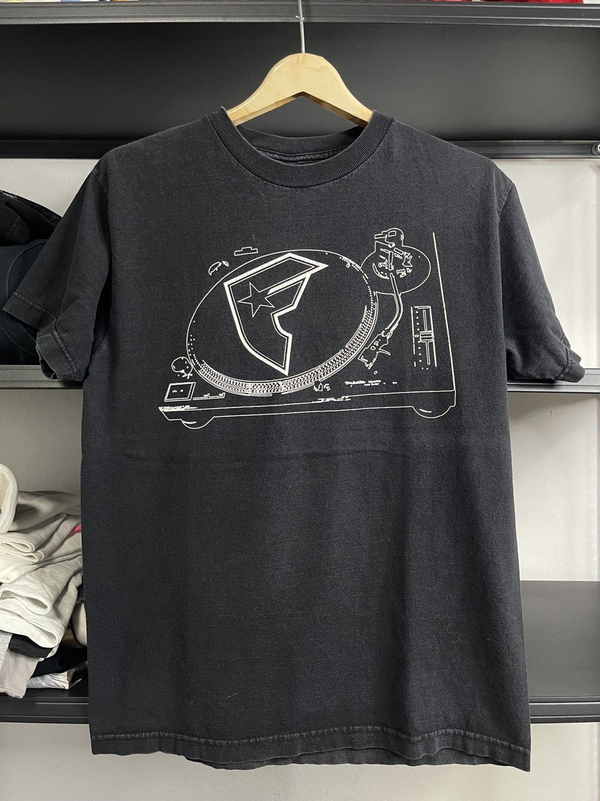 Famous Stars And Straps VINTAGE Famous DJ Turntable T-Shirt Technics 1200 Y2K Size US M / EU 48-50 / 2 - 1 Thumbnail