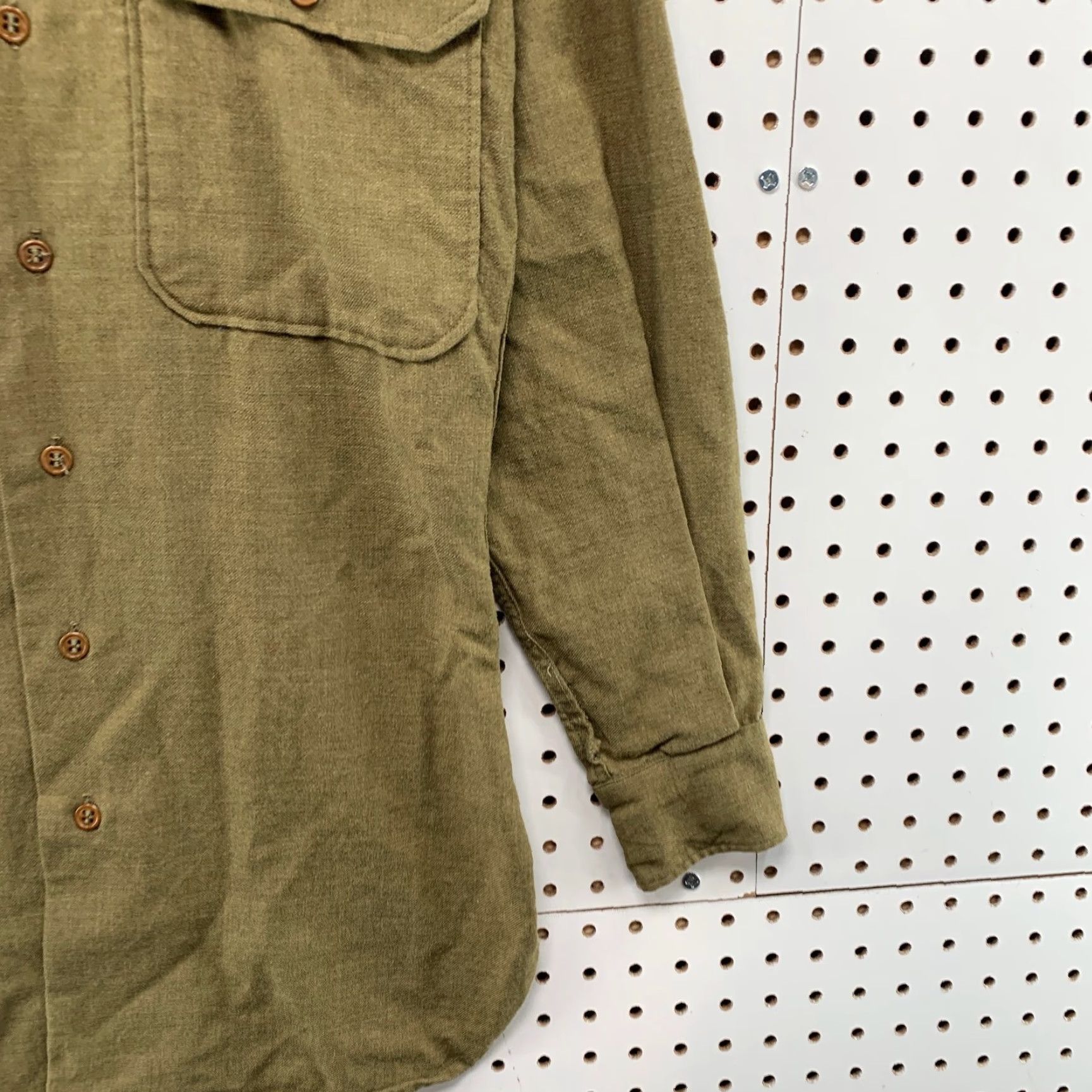 Olive VINTAGE WWII Army Wool Button Shirt Mens 14/32 Fits Mens Small Olive Green Shirt Mens XS Green Army 1940s Size US XS / EU 42 / 0 - 7 Thumbnail