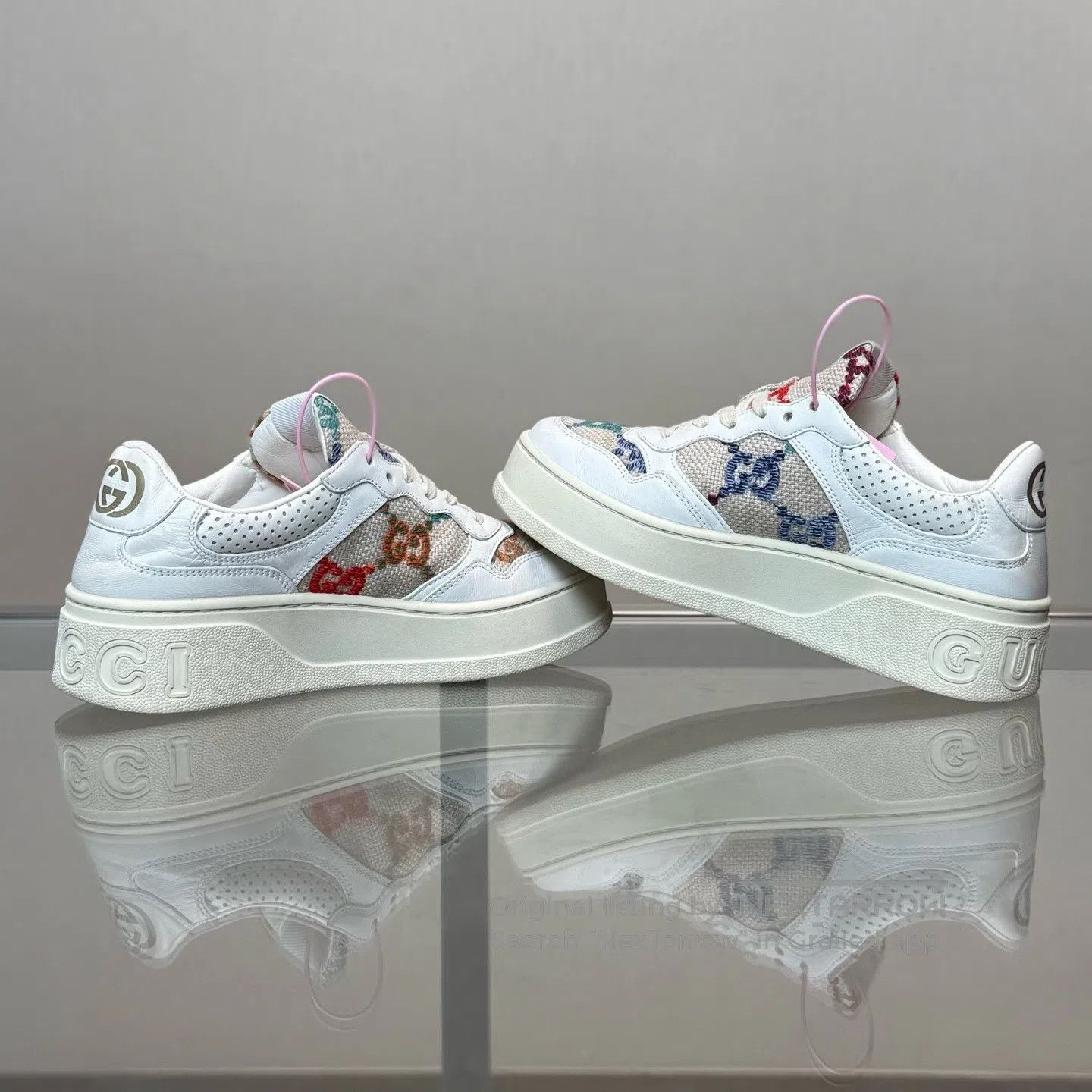 Other Guicci White embroidered vintage flower cookie-shaped shoe Size US 5.5 / IT 35.5 - 6 Thumbnail