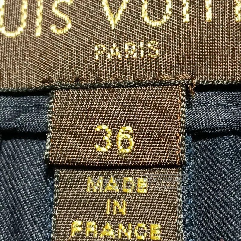 Louis Vuitton Louis Vuitton Navy Cotton Buttoned Shorts. Size US 36 / EU 52 - 6 Thumbnail