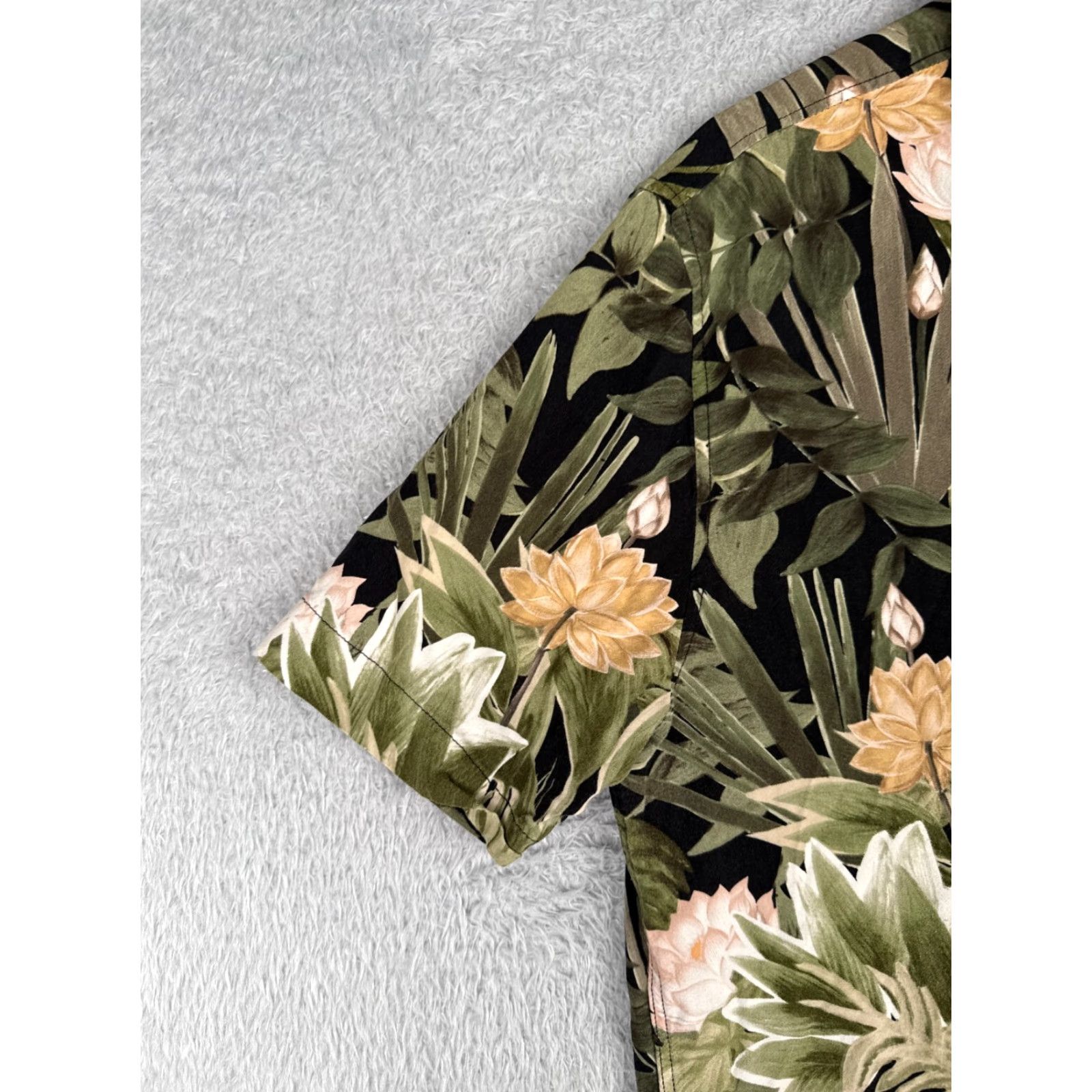 H&M H&M Button-Up Shirt Men Adult Large Green Floral Short Sleeve 100% Rayon Casual Size US L / EU 52-54 / 3 - 3 Thumbnail