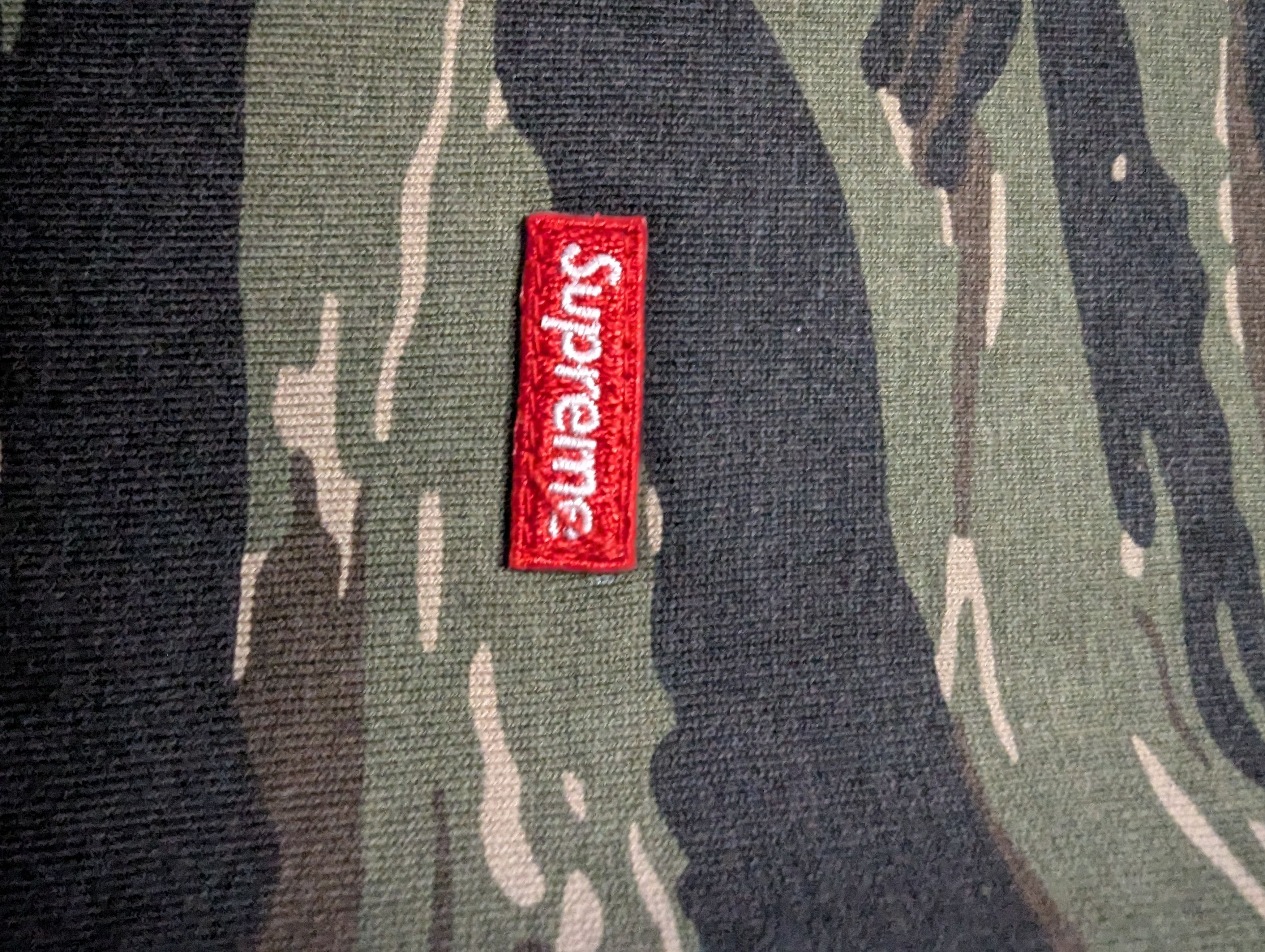 Supreme Supreme small box Logo Tiger Camo Size US M / EU 48-50 / 2 - 6 Thumbnail