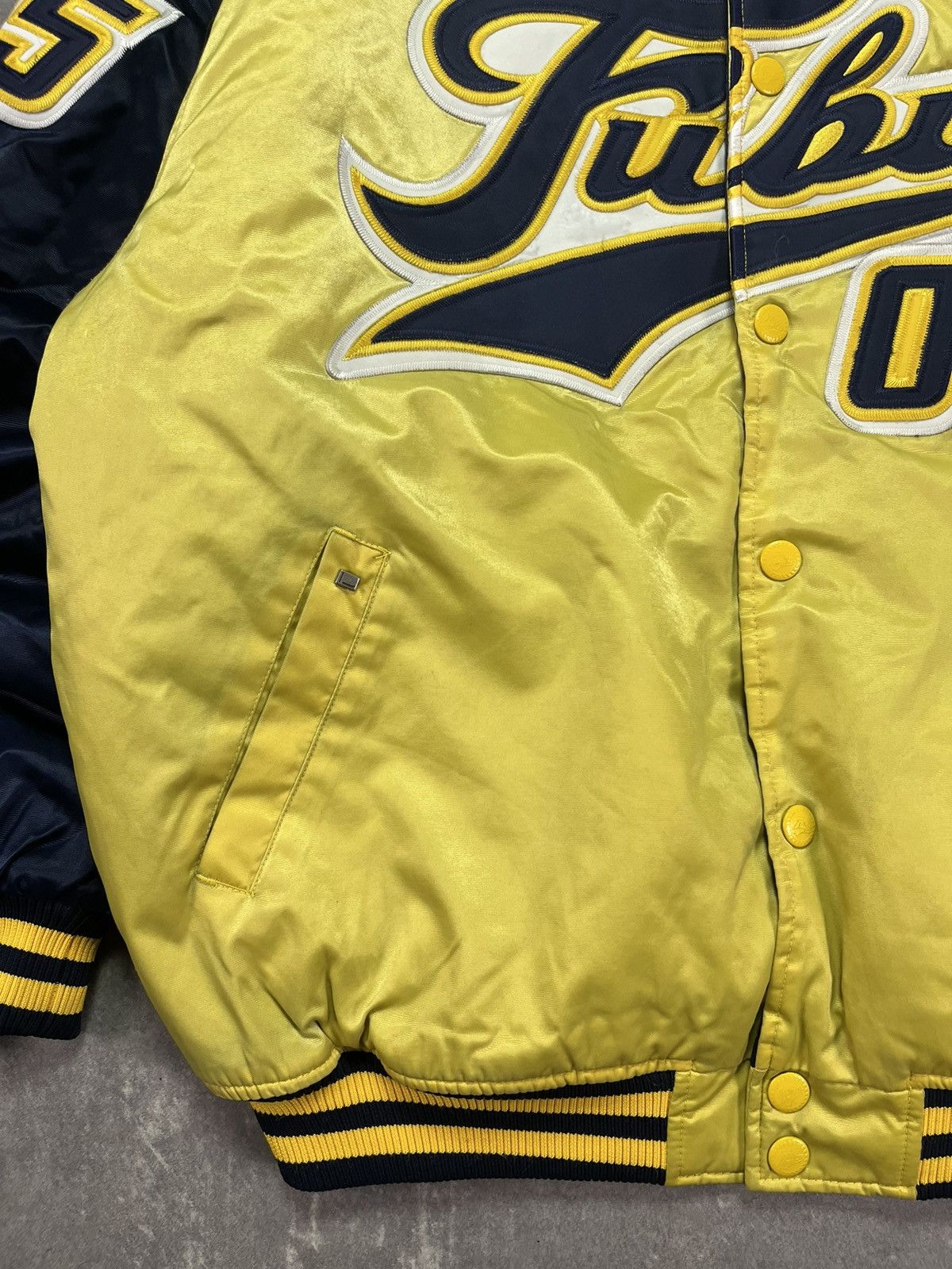 Fubu 90s Fubu Vintage Big Logo Made OG Bomber Jacket XL XXL Rare Size US XL / EU 56 / 4 - 9 Thumbnail