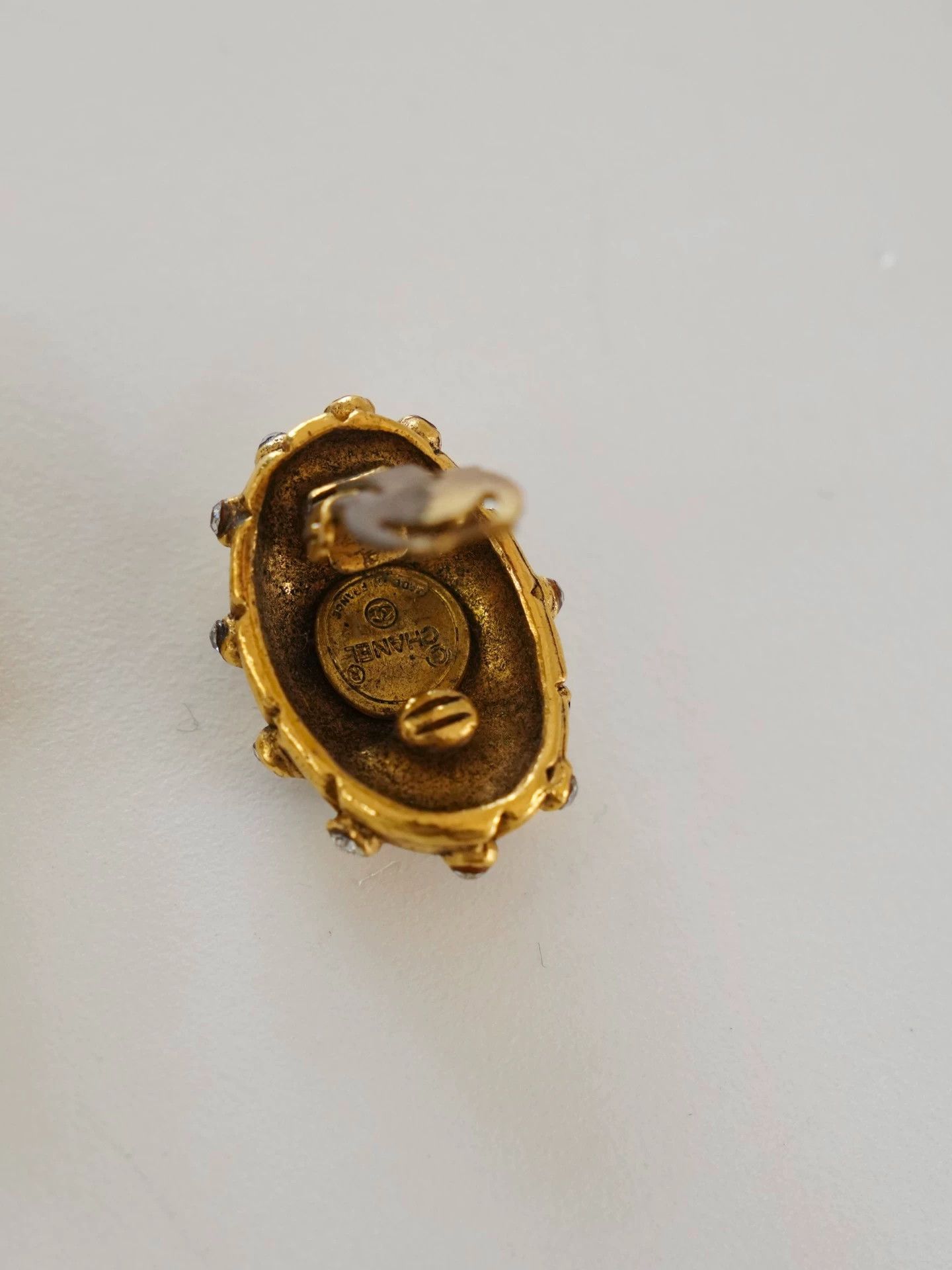Chanel Chanel Vintage Gold-Plated Crystal Heavy Ear Clips (Rare) Size ONE SIZE - 5 Thumbnail