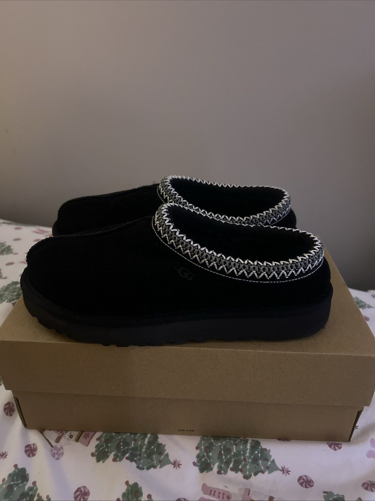 Ugg Uggs Tasman Black Size 8 Used Very Good Condition with Box Size US 8 / IT 38 - 2 Thumbnail