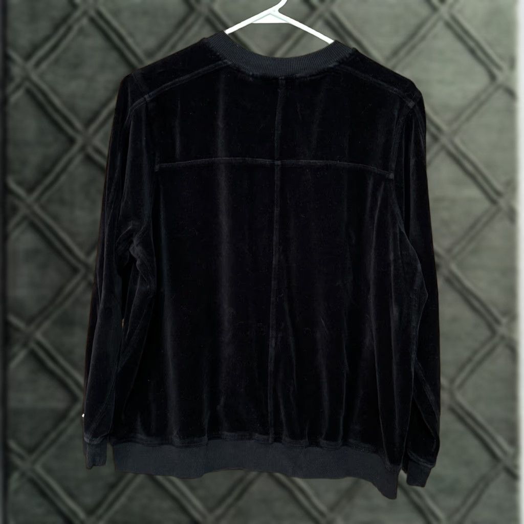 Tommy Hilfiger VINTAGE Tommy Hilfiger Full Zip Jacket Women 1X Black Velour Embroidered Logo Y2K 311 Size XL / US 12-14 / IT 48-50 - 1 Thumbnail
