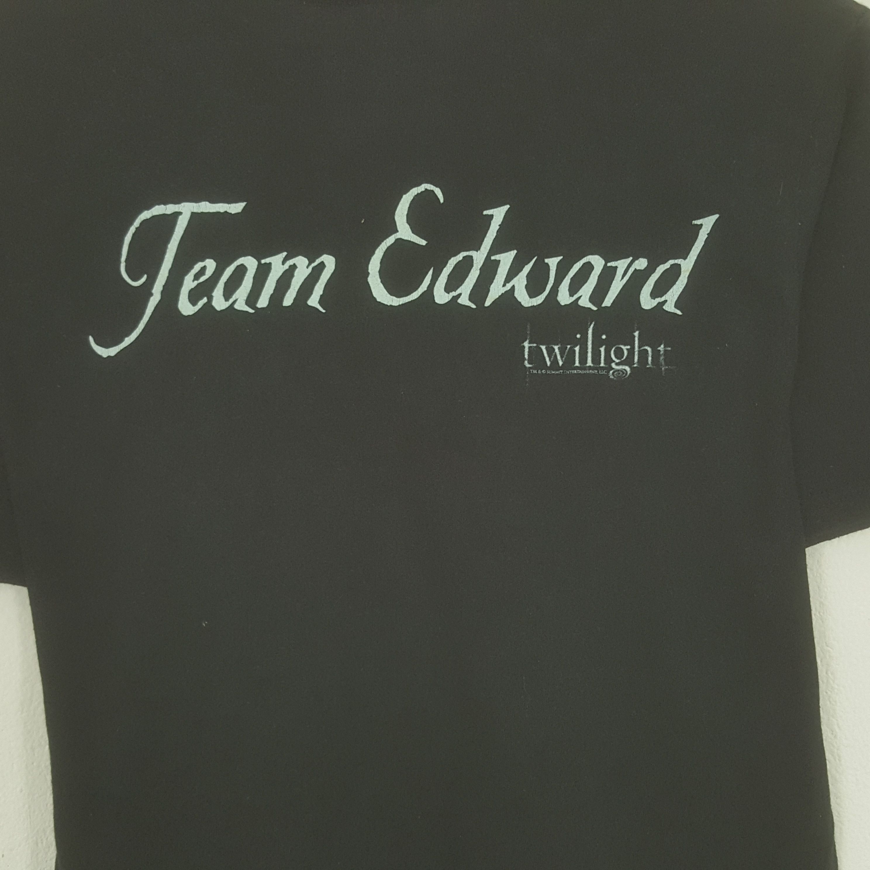 Vintage Vintage Twilight Run With Vampires Tshirt Size US S / EU 44-46 / 1 - 4 Thumbnail