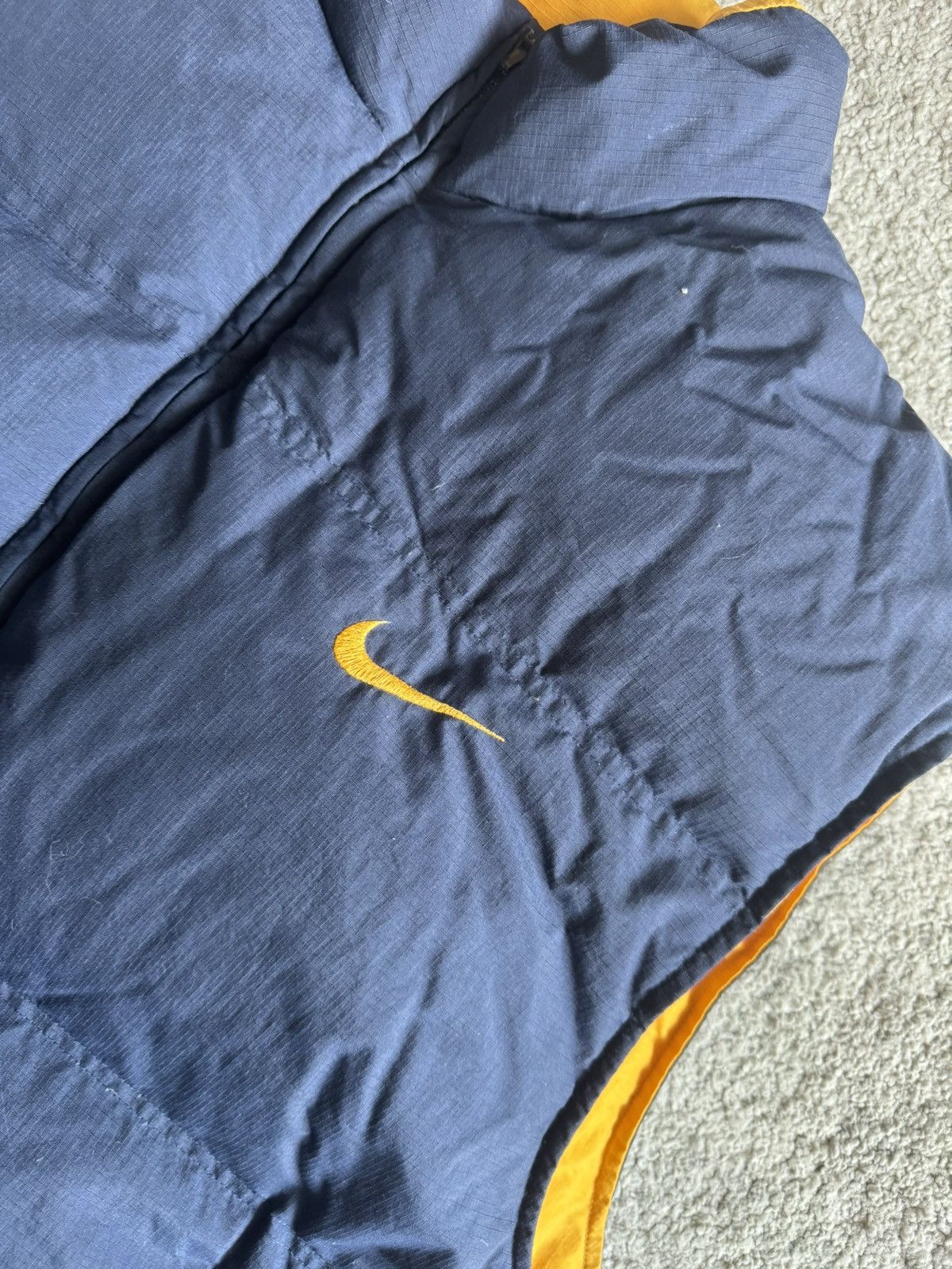 Nike Vintage 90's Nike Drill Black Puffer Vest Big reverse Logo Size US XL / EU 56 / 4 - 5 Thumbnail