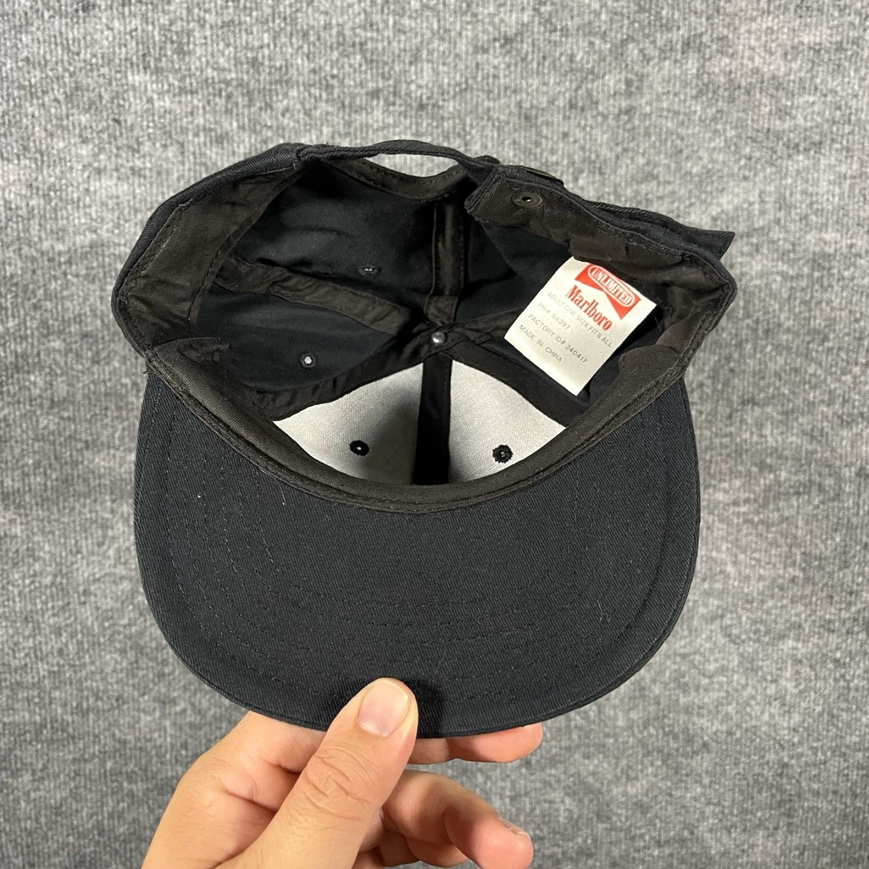 Marlboro VINTAGE Marlboro Unlimited Hat Black One Size Strapback Mens 90s Nature Adventure Promo RARE Size ONE SIZE - 4 Thumbnail