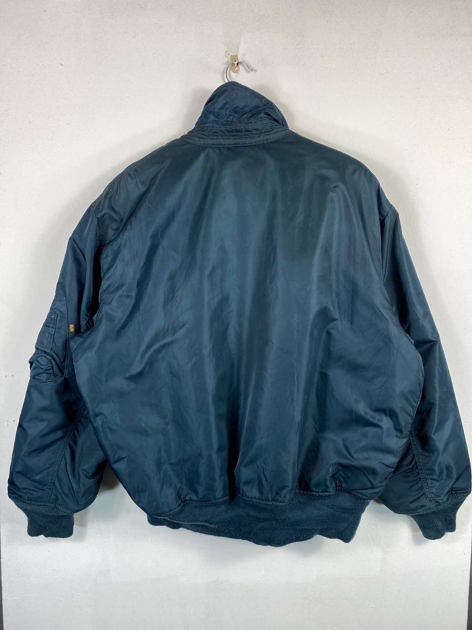 Alpha Industries alpha industries bomber jacket slightly distressed Size US L / EU 52-54 / 3 - 14 Thumbnail
