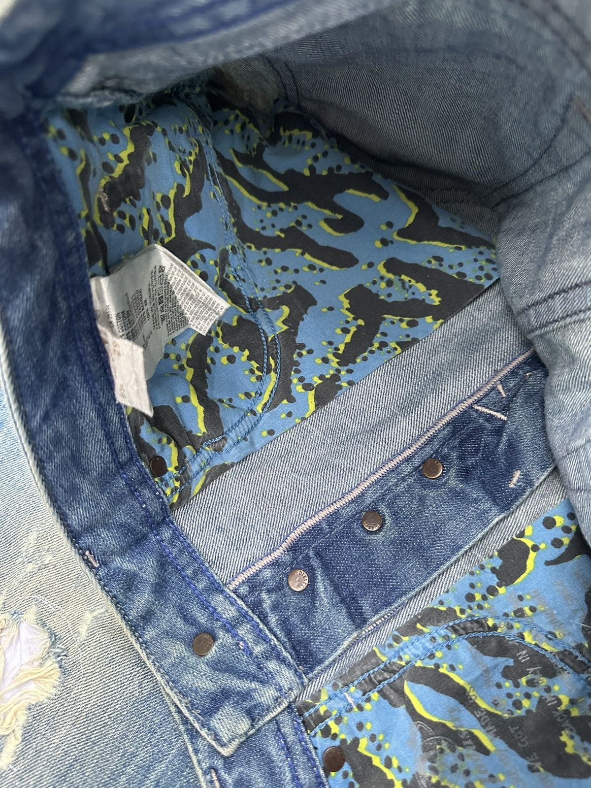 Diesel Diesel Buster Thrashed Distressed Design Denim 29x32 D70 Size US 29 - 18 Thumbnail