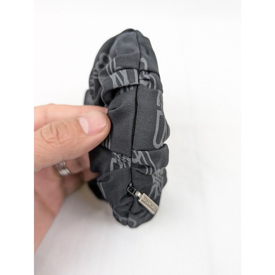 Balenciaga o1rshd1 Size: OS / Holli Zip Scrunchie Silk & Brass in Black Size ONE SIZE - 5 Thumbnail