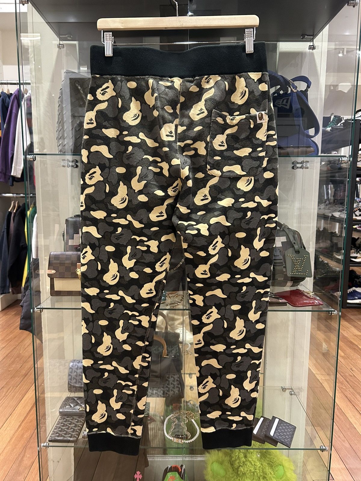 Bape Bape Madison Ave Exclusive Camo Sweatpants Size US 30 / EU 46 - 2 Thumbnail