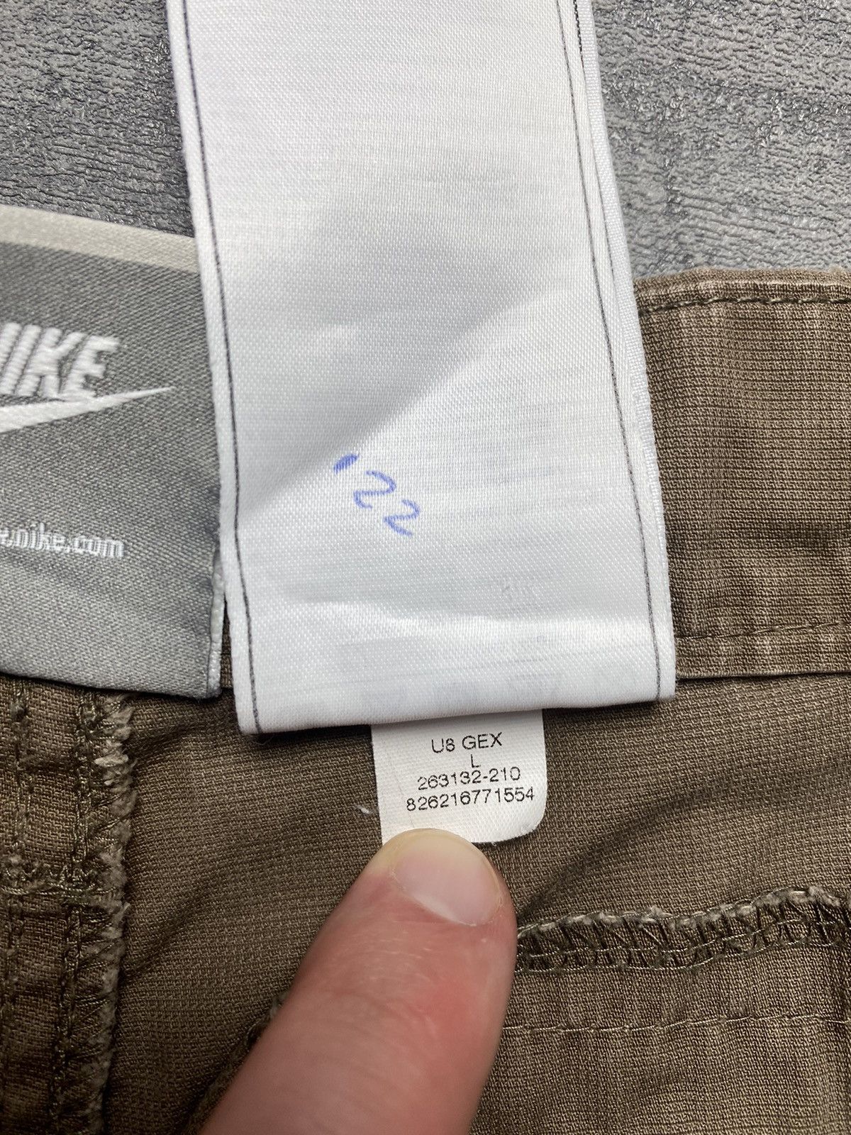 Vintage Vintage Nike Cargo Shorts Mens L Swoosh Y2K Size US 34 / EU 50 - 13 Thumbnail