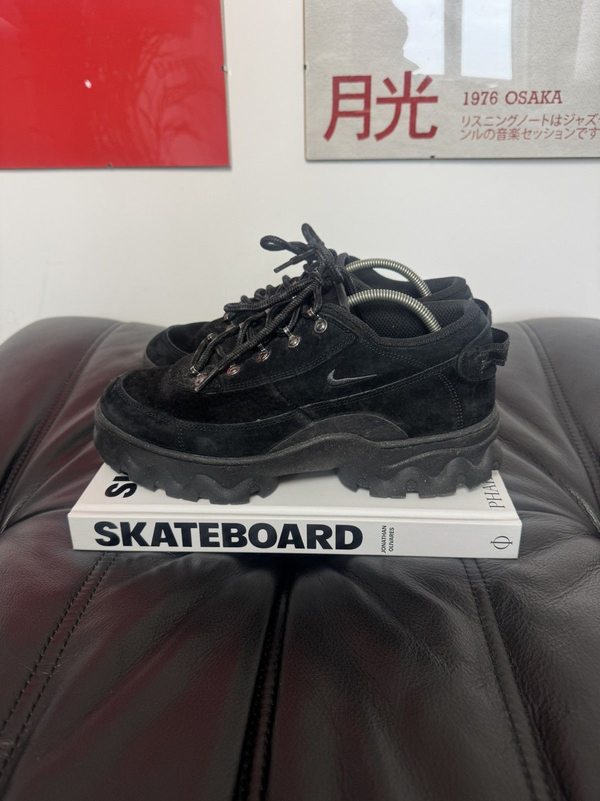 Nike Nike Lahar Low „Triple Black” Gorpcore Suede Swoosh Rare Size US 7.5 / EU 40-41 - 2 Thumbnail