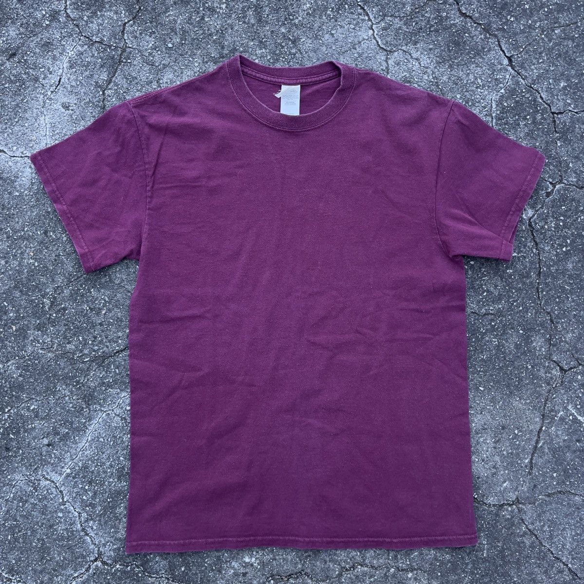 Gildan × Vintage Vintage Y2K GILDAN BURGUNDY Blank Shirt Size US M / EU 48-50 / 2 - 1 Thumbnail