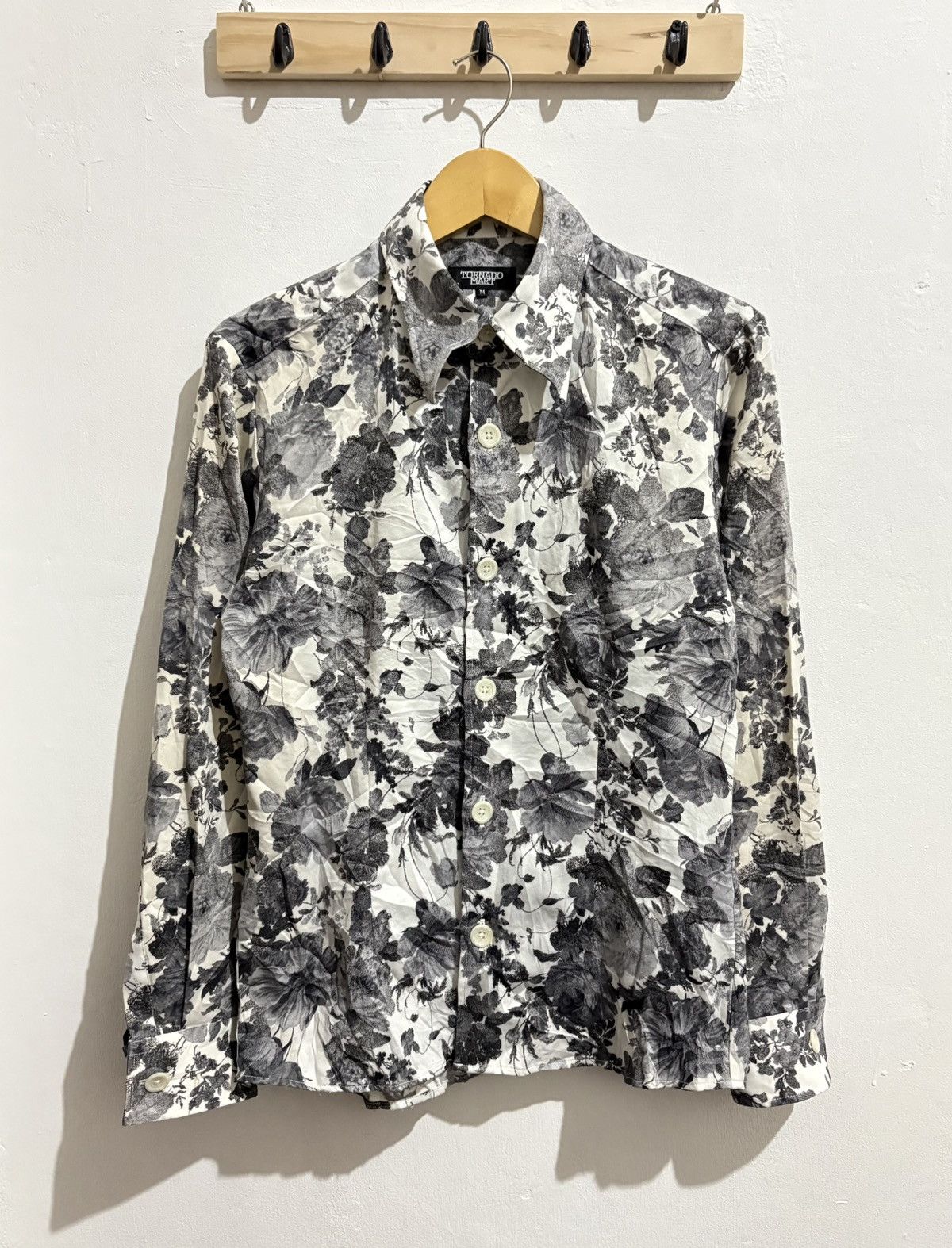 If Six Was Nine × Japanese Brand × Tornado Mart Tornado Mart button pattern flowers shirt Size US M / EU 48-50 / 2 - 1 Thumbnail