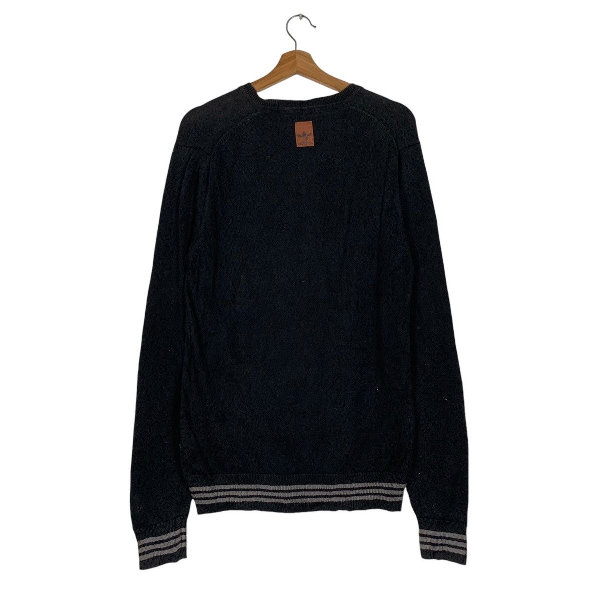 Adidas ADIDAS Trefoil Small Logo V Neck Sweater #1196-C54 Size US L / EU 52-54 / 3 - 7 Thumbnail