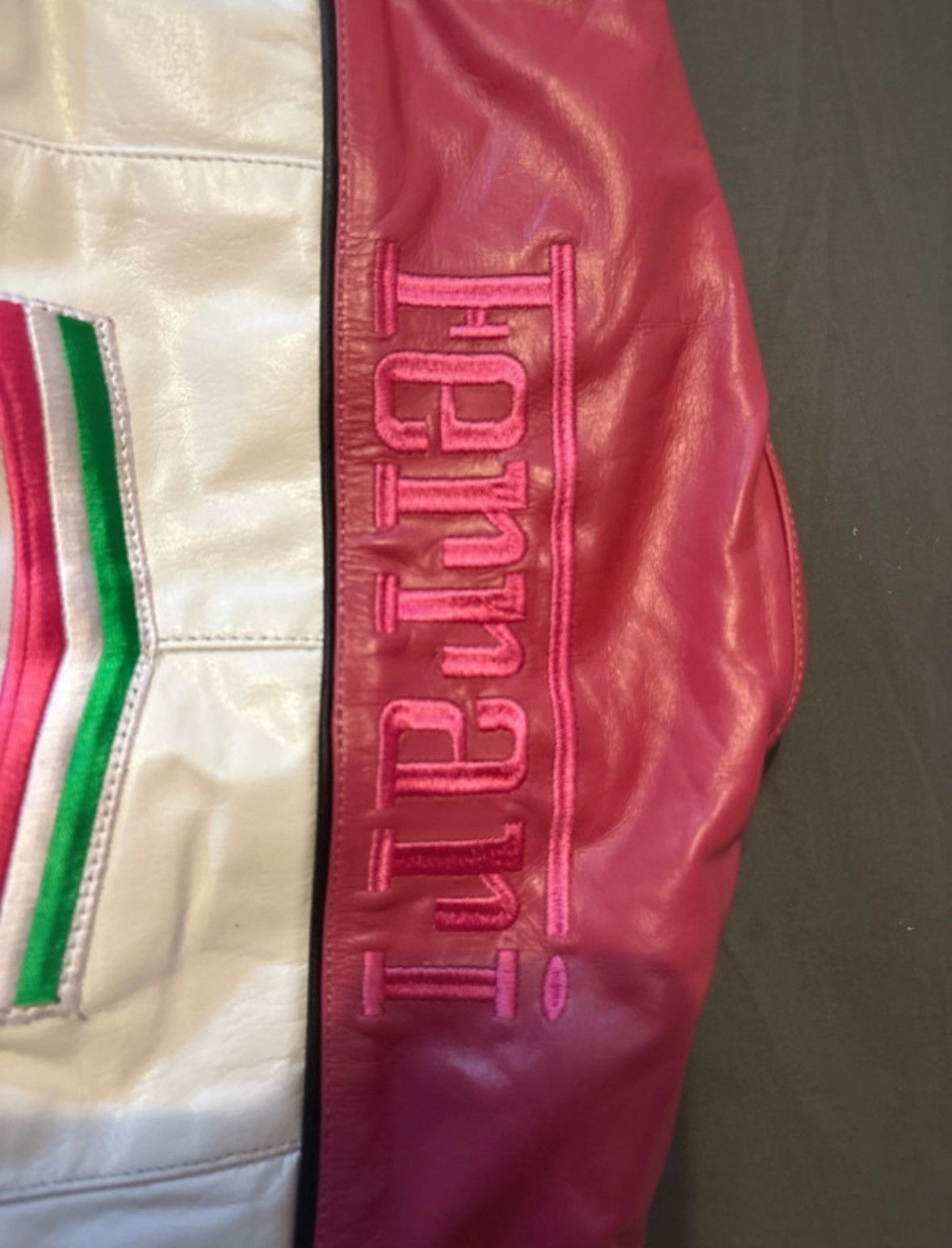 Ferrari Pink and white ferrari leather jacket Size M / US 6-8 / IT 42-44 - 11 Thumbnail