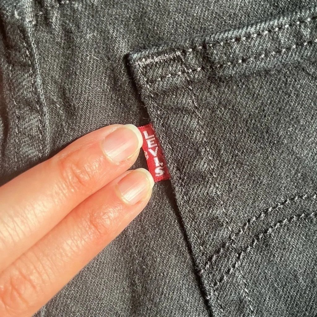 Levi's Levi's Premium Black Wedgie Ripped Denim Jeans 🖤👖 Size 42" / US 20 - 9 Thumbnail