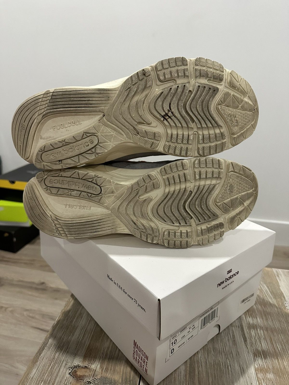 New Balance New Balance 990v6 Madison Square Garden x KITH Knicks Size US 10 / EU 43 - 5 Thumbnail