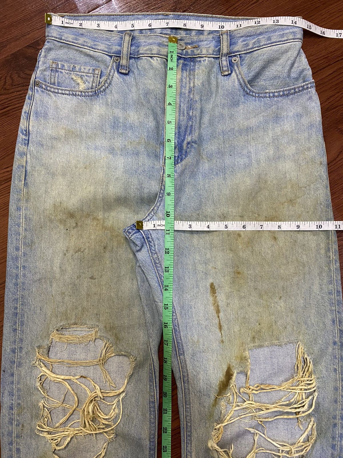 Japanese Brand Vintage Uniqlo Acid Wash Ripped Loose Jeans Size US 30 / EU 46 - 14 Thumbnail