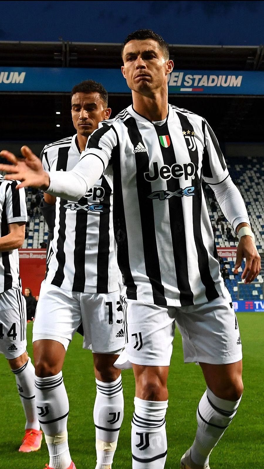 Adidas × Vintage JUVENTUS ADIDAS 2021/2022 FOOTBALL HOME JERSEY #7 RONALDO Size US M / EU 48-50 / 2 - 14 Thumbnail