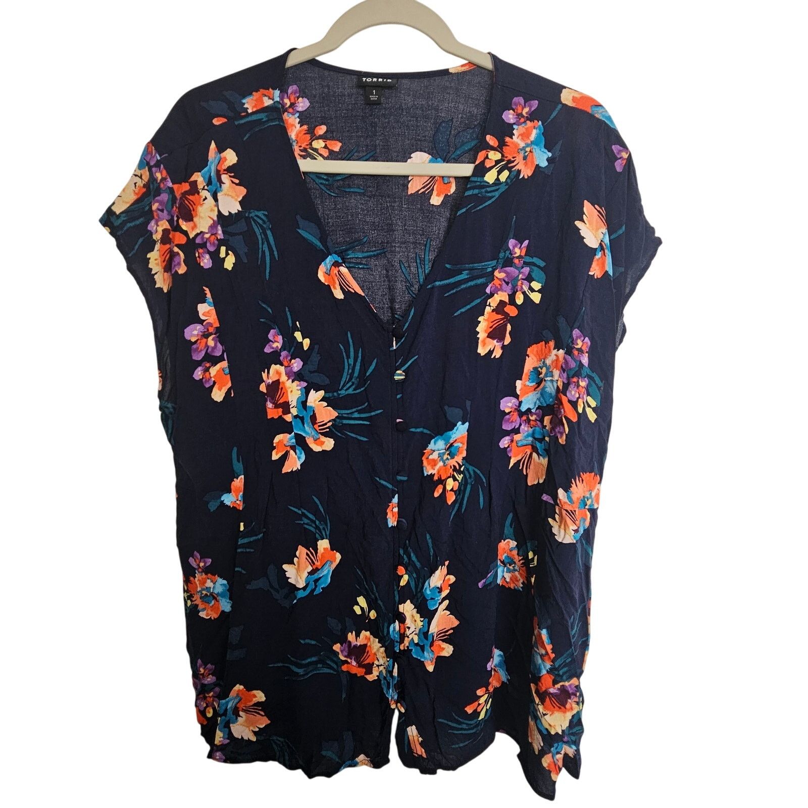 Corridor Torrid Blouse Blue Floral Print Short Sleeve Top Button 1X Size XL / US 12-14 / IT 48-50 - 1 Thumbnail