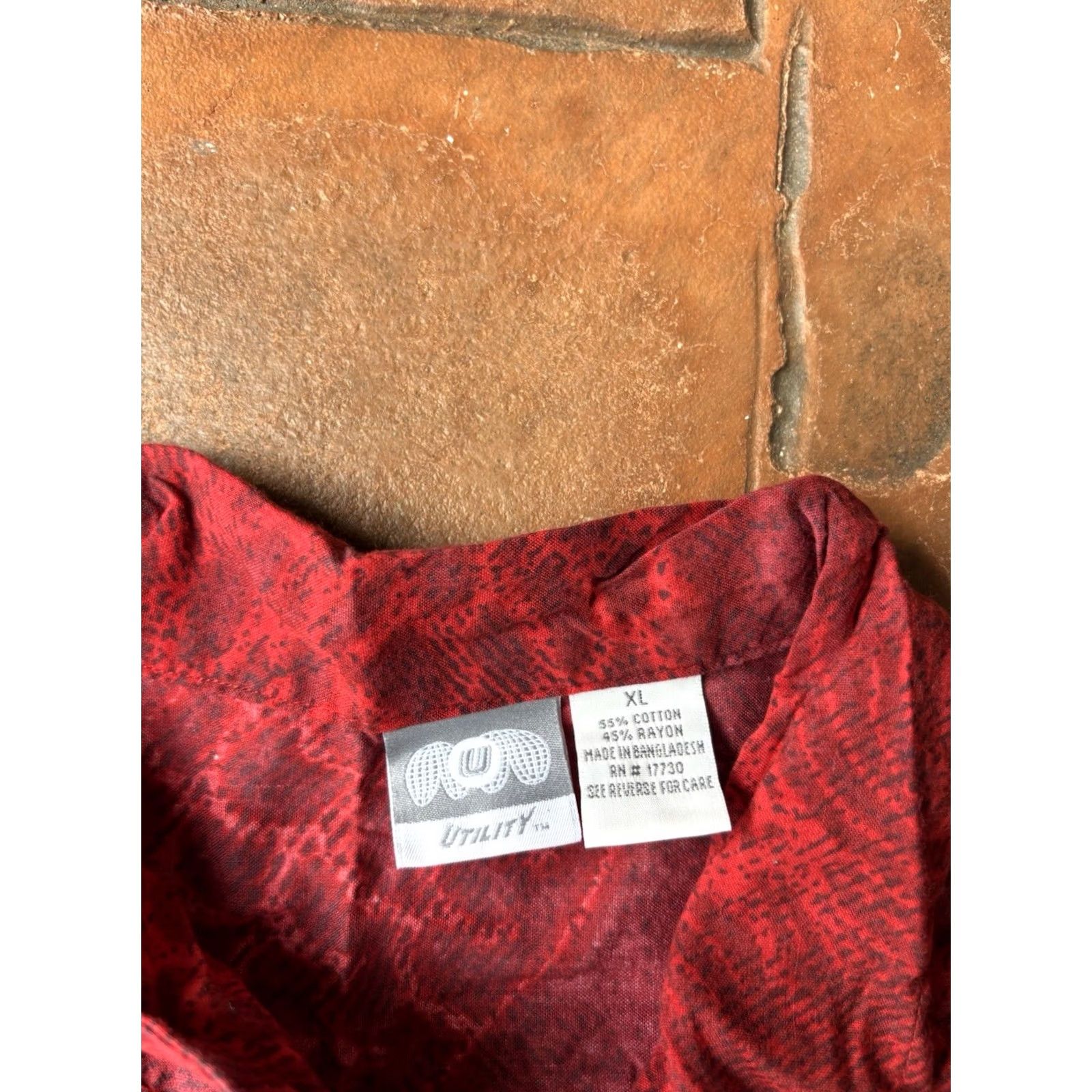 Vintage VINTAGE Utility Dragon Button Up Hawaiian Shirt Men’s XL Red Cotton Rayon Short Sleeve Camp Collar Button-Down Hawaii Y2K Grunge Streetwear Size US XL / EU 56 / 4 - 2 Thumbnail