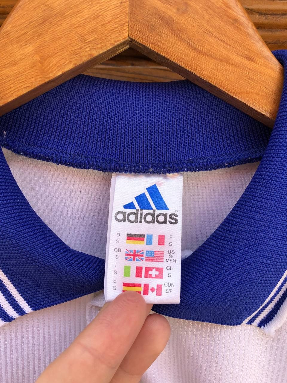 Adidas VINTAGE AJ.AUXERRE HOME FOOTBALL SHIRT SOCCER JERSEY ADIDAS Size US S / EU 44-46 / 1 - 9 Thumbnail