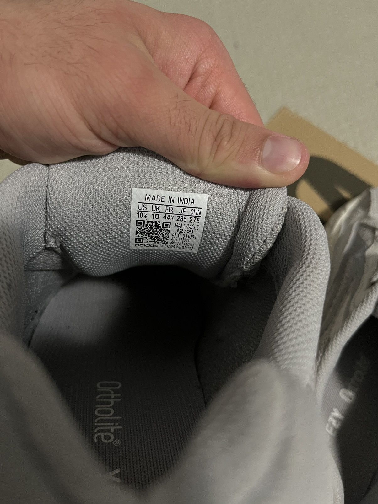 Adidas × Kanye West Yeezy 700 Static Size US 10.5 / EU 43-44 - 9 Thumbnail