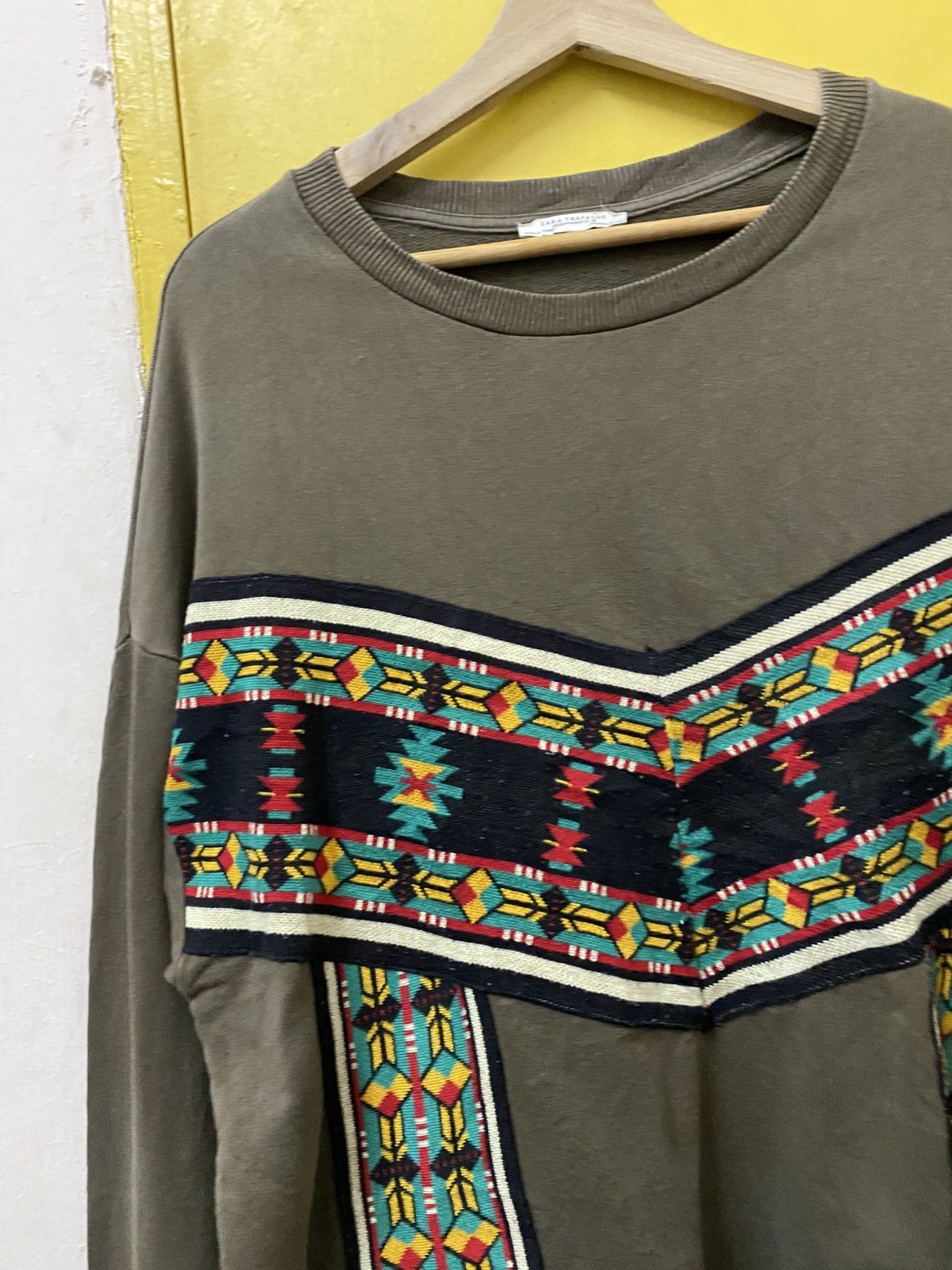 Zara Zara Patch Sweatshirt Crewneck Size L / US 10 / IT 46 - 4 Thumbnail