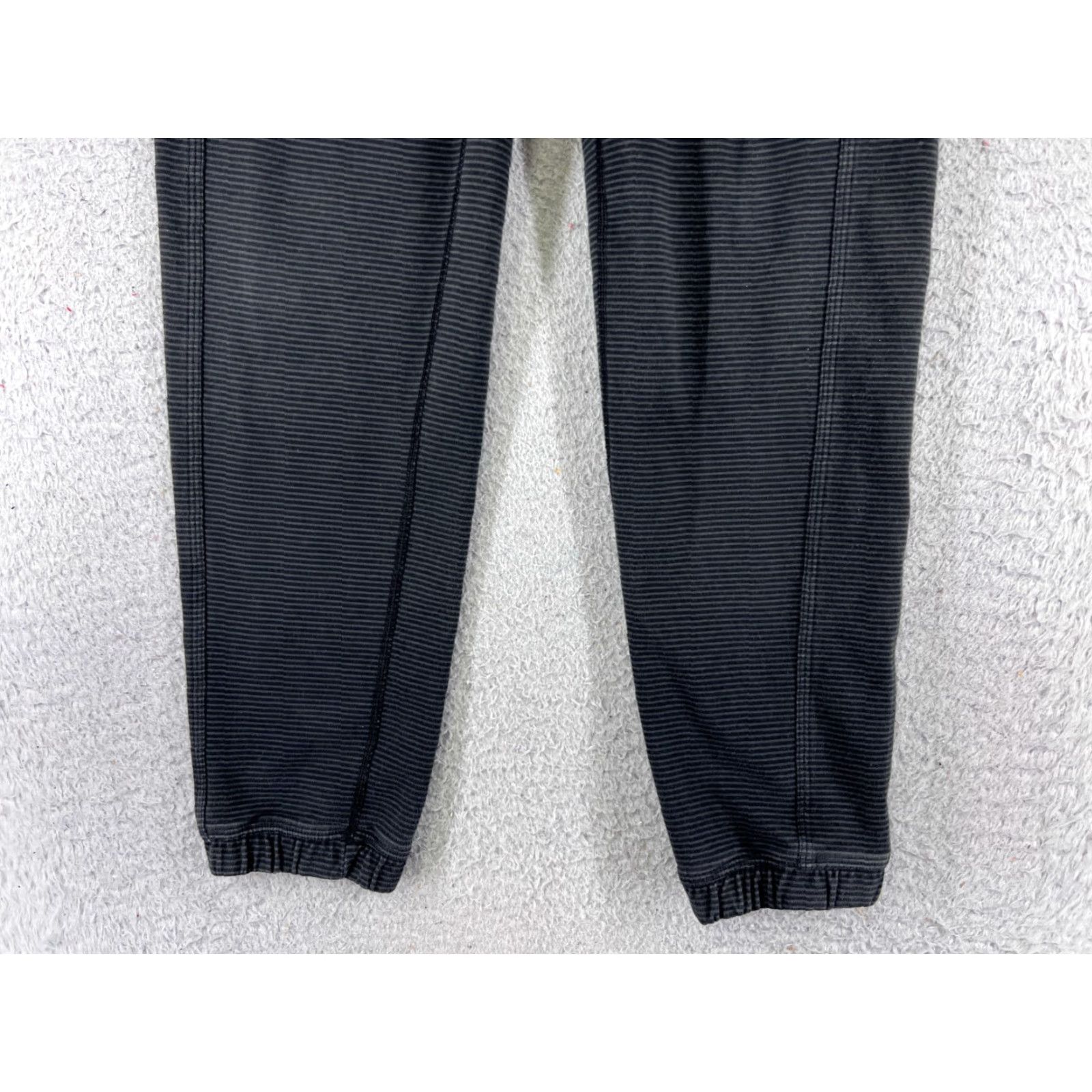 Lululemon Lululemon Pants Womens 4 Gray Striped Jogger Elastic Waist Pockets Yoga Run Cross Training Read Size 27" / US 4 / IT 40 - 2 Thumbnail