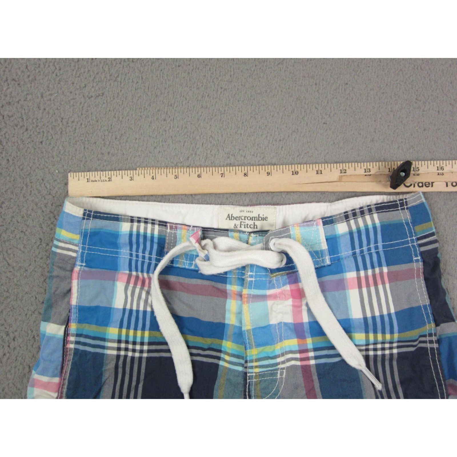 Abercrombie & Fitch Abercrombie & Fitch Shorts Mens Small Blue White Plaid Board Swim Trunks Size US 29 - 7 Thumbnail